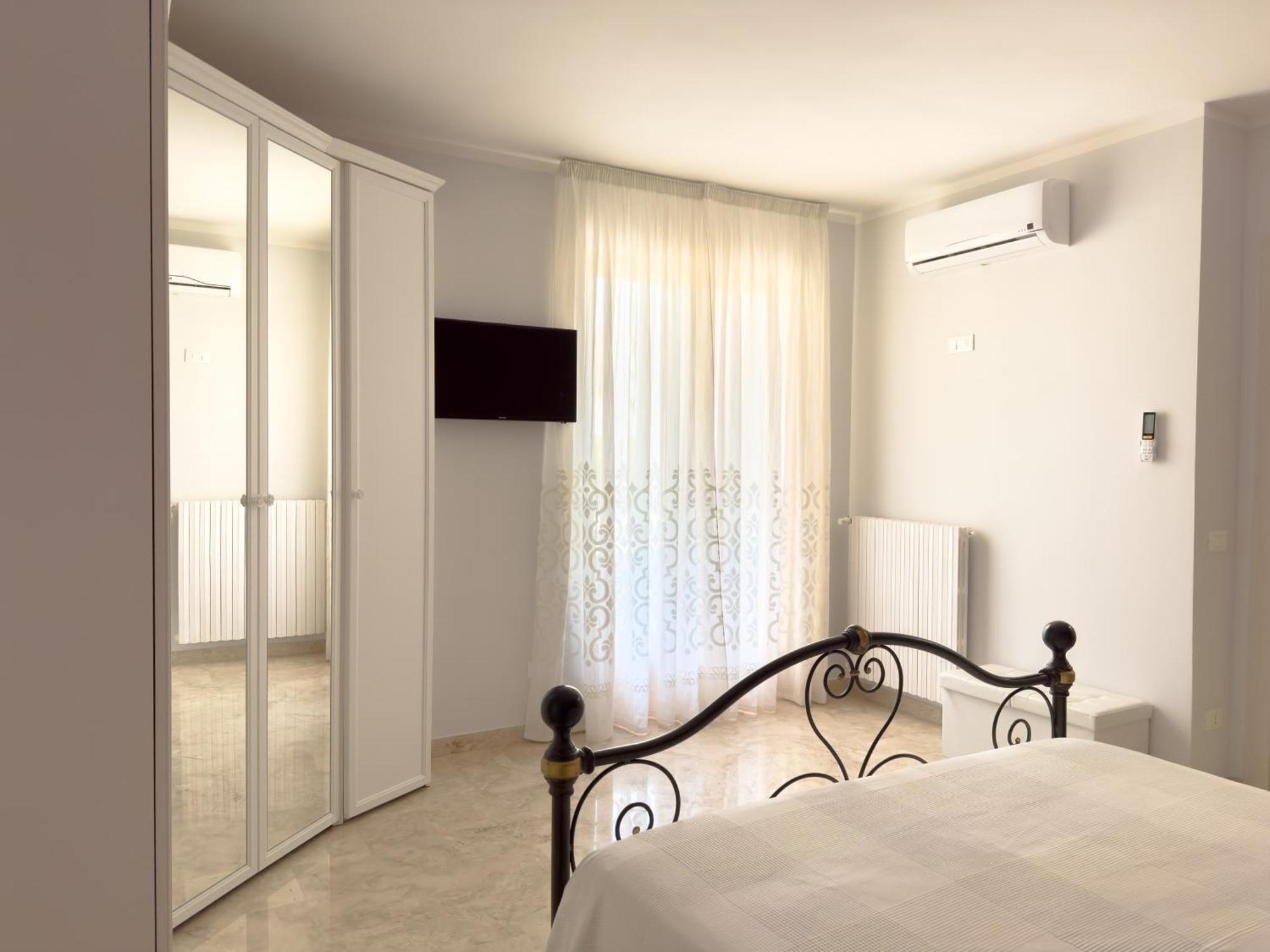 Casa Romualdo Apartment โมโนโปลี ภายนอก รูปภาพ